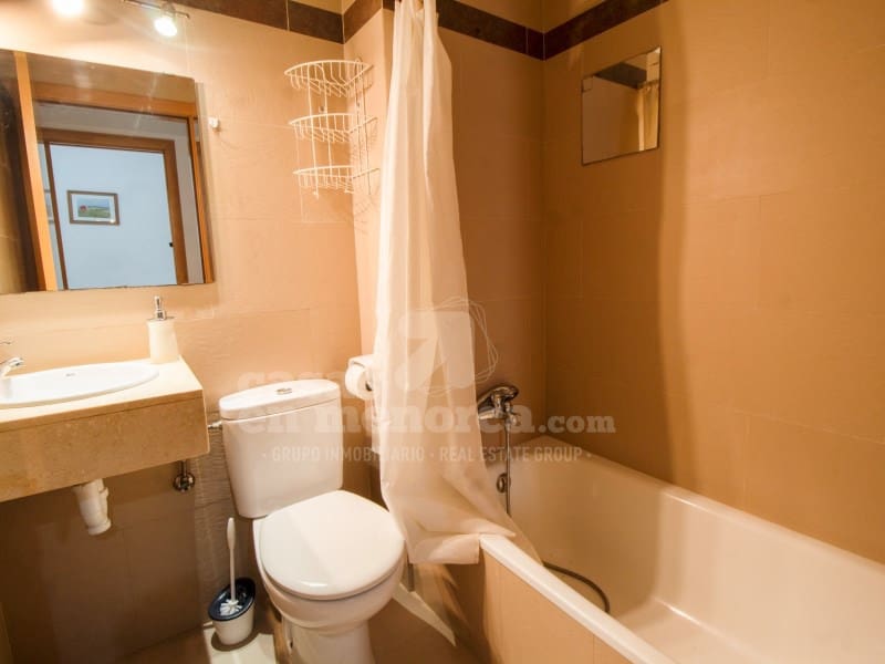 2 soveværelse Lejlighed til salg i Es Castell - € 295.000 (Ref: 9185348)