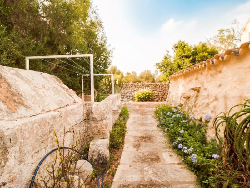 4 soveværelse Finca/Landehus til salg i Trebaluger med garage - € 1.200.000 (Ref: 9188400)