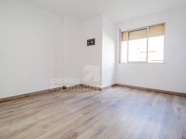 3 bedroom Flat for sale in Mahón / Maó - € 315,000 (Ref: 9204814)