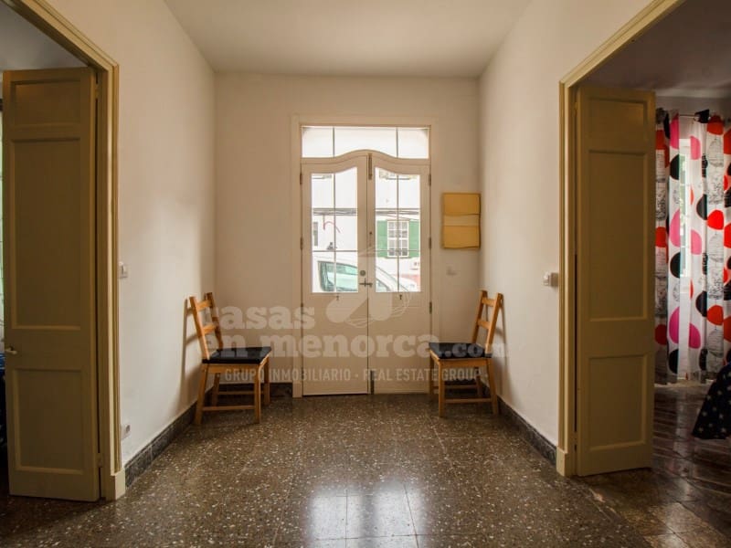 4 soveværelse Byhus til salg i Es Castell - € 421.000 (Ref: 9206768)