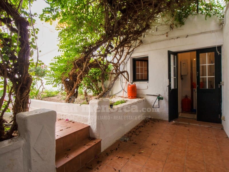 4 soveværelse Byhus til salg i Es Castell - € 421.000 (Ref: 9206768)