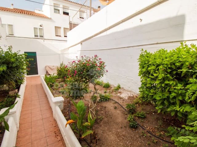 4 bedroom Townhouse for sale in Es Castell - € 421,000 (Ref: 9206768)