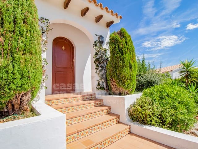 3 bedroom Villa for sale in Port d'Addaia, Es Mercadal with pool garage - € 890,000 (Ref: 9228836)