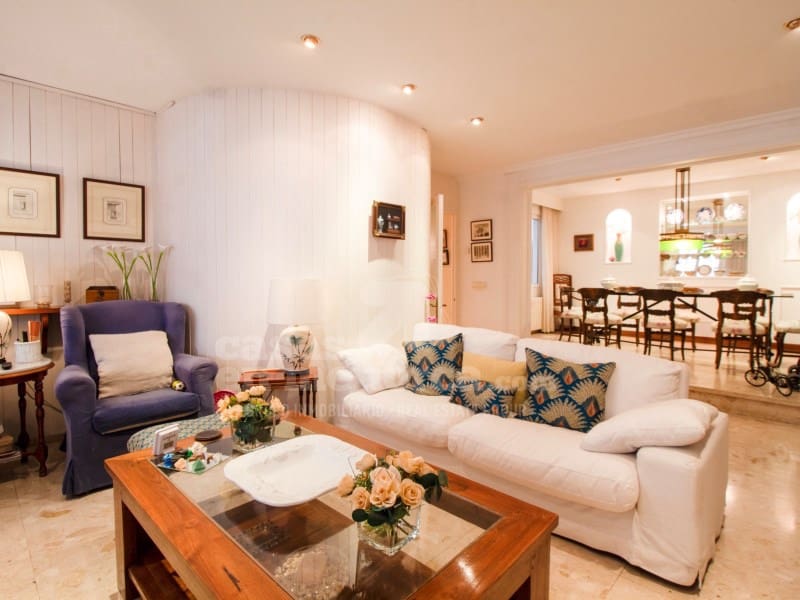 5 soveværelse Byhus til salg i Es Castell - € 615.000 (Ref: 9228837)