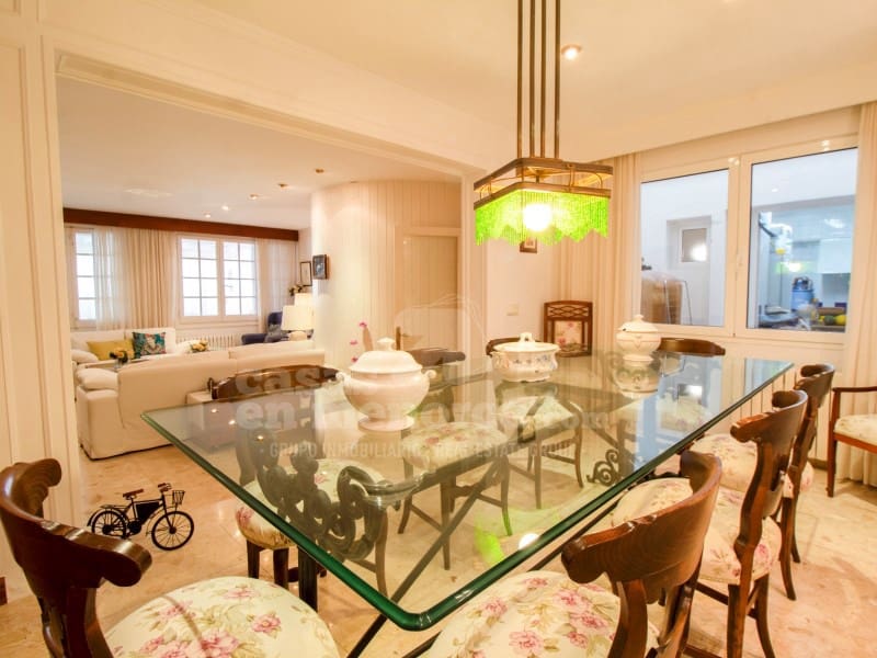 5 soveværelse Byhus til salg i Es Castell - € 615.000 (Ref: 9228837)