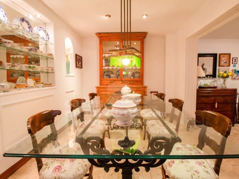 5 soveværelse Byhus til salg i Es Castell - € 615.000 (Ref: 9228837)