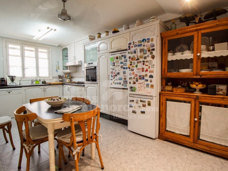 5 soveværelse Byhus til salg i Es Castell - € 615.000 (Ref: 9228837)