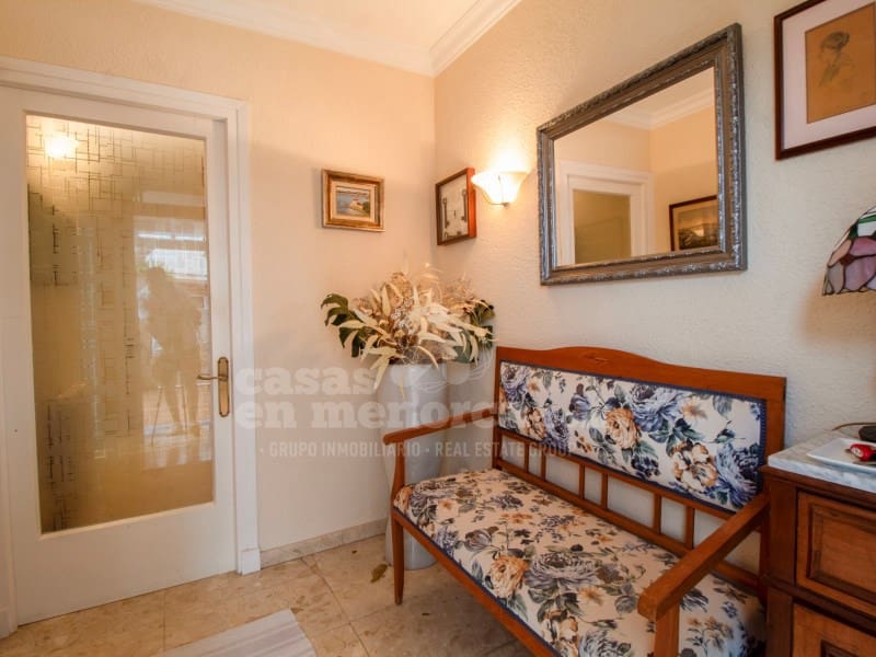 5 soveværelse Byhus til salg i Es Castell - € 615.000 (Ref: 9228837)