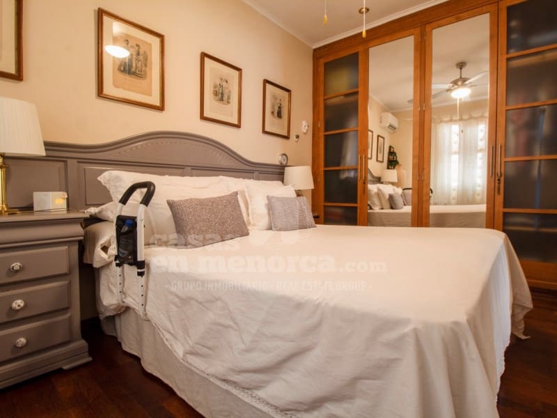 5 soveværelse Byhus til salg i Es Castell - € 615.000 (Ref: 9228837)