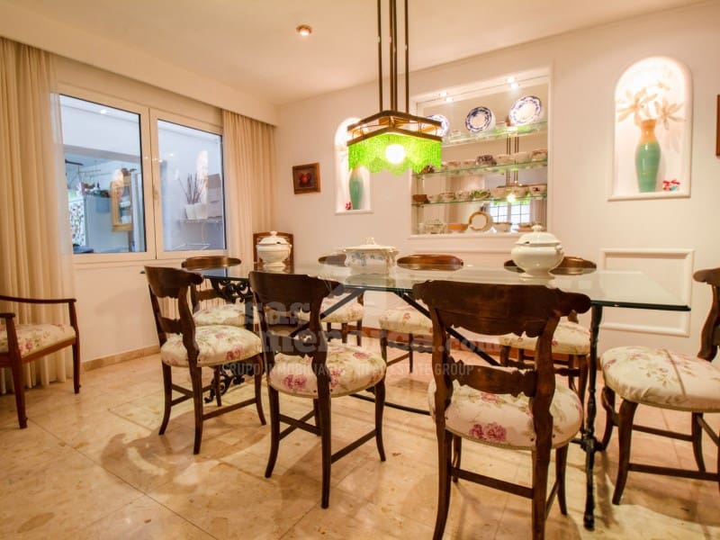 5 soveværelse Byhus til salg i Es Castell - € 615.000 (Ref: 9228837)