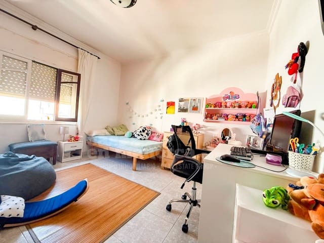 3 chambre Appartement à vendre à Es Castell - 300 000 € (Ref: 9285074)