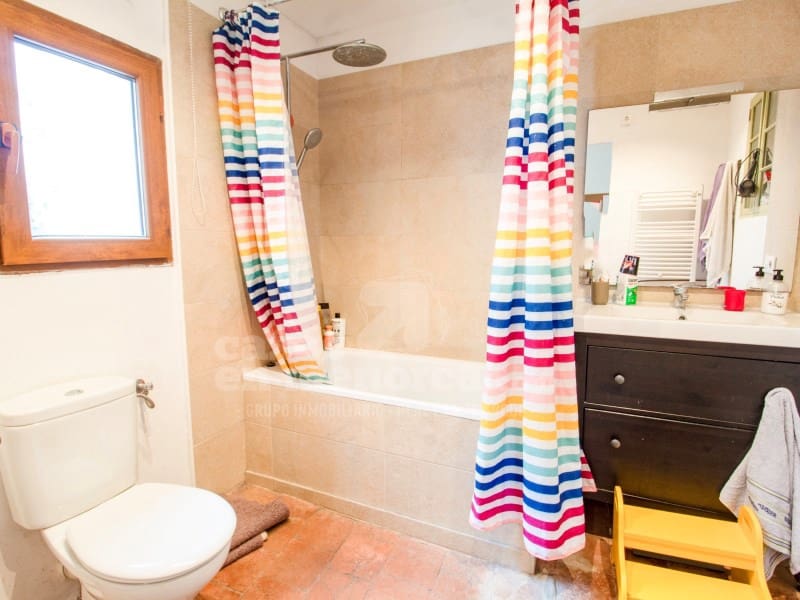 6 bedroom Townhouse for sale in Mahon / Mao - € 585,000 (Ref: 9285077)