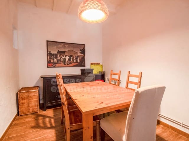 6 bedroom Townhouse for sale in Mahón / Maó - € 585,000 (Ref: 9285077)