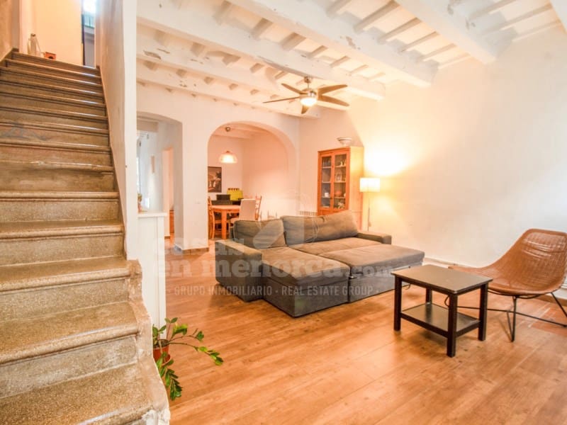 6 bedroom Townhouse for sale in Mahon / Mao - € 585,000 (Ref: 9285077)