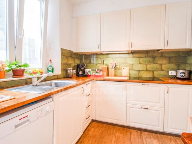 6 bedroom Townhouse for sale in Mahón / Maó - € 585,000 (Ref: 9285077)