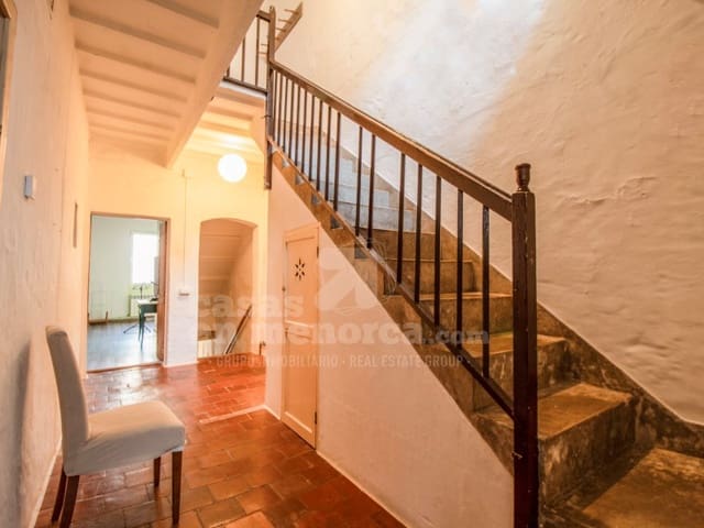 6 bedroom Townhouse for sale in Mahón / Maó - € 520,800 (Ref: 9285077)