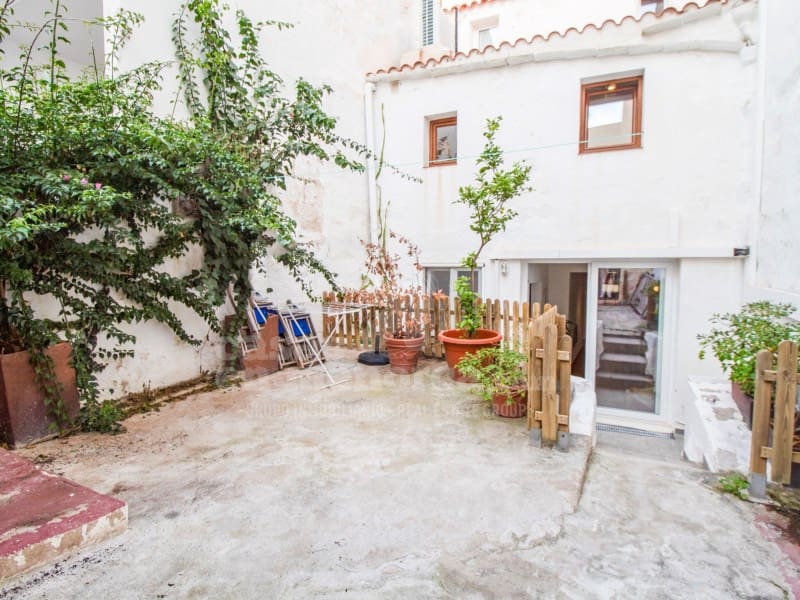 6 bedroom Townhouse for sale in Mahon / Mao - € 585,000 (Ref: 9285077)