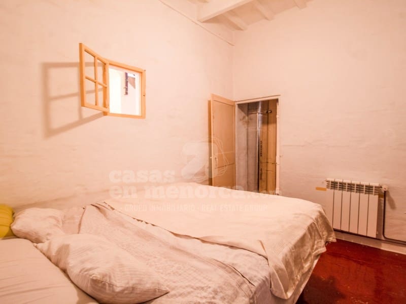 6 bedroom Townhouse for sale in Mahon / Mao - € 585,000 (Ref: 9285077)