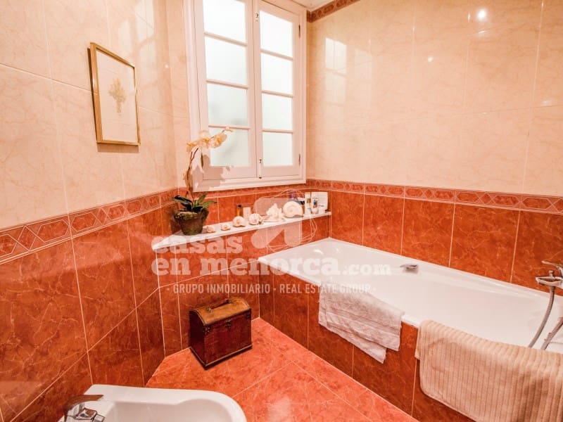 4 soverom Leilighet til salgs i Mahon / Mao med garasje - € 595 000 (Ref: 9312605)