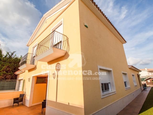 4 chambre Villa/Maison à vendre à Mahón / Maó avec piscine garage - 795 000 € (Ref: 9312606)