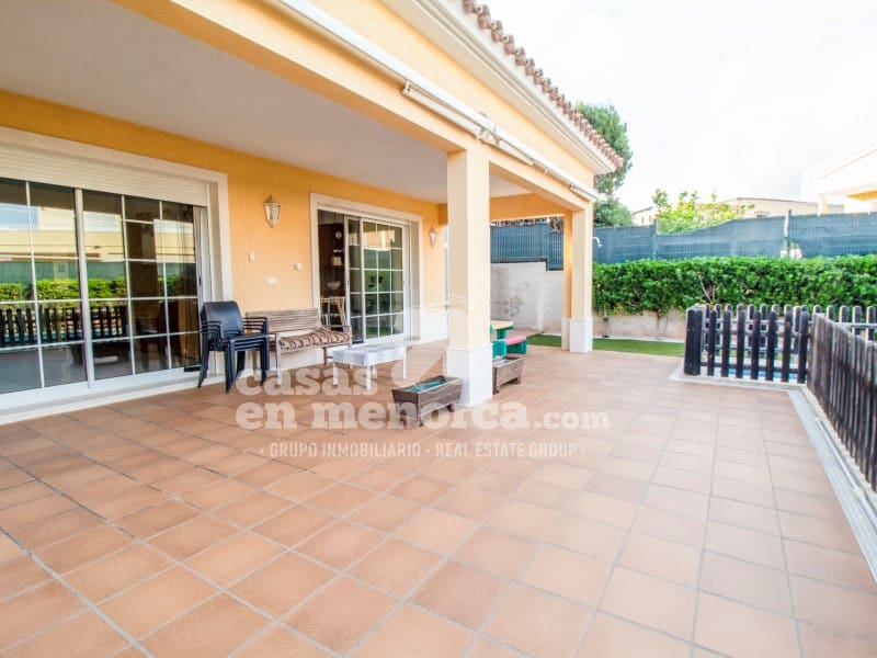 4 soveværelse Villa til salg i Mahon / Mao med swimmingpool garage - € 795.000 (Ref: 9312606)