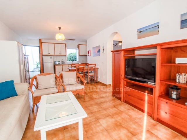 2 soveværelse Lejlighed til salg i Port d'Addaia, Es Mercadal med swimmingpool - € 325.000 (Ref: 9359767)