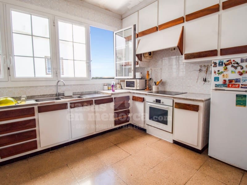 4 bedroom Flat for sale in Mahon / Mao - € 500,000 (Ref: 9385962)