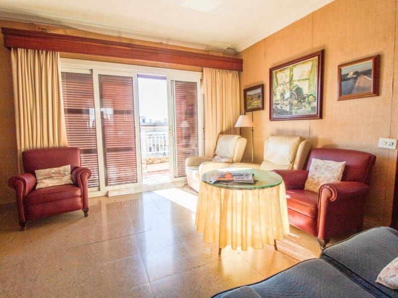 4 bedroom Flat for sale in Mahon / Mao - € 500,000 (Ref: 9385962)
