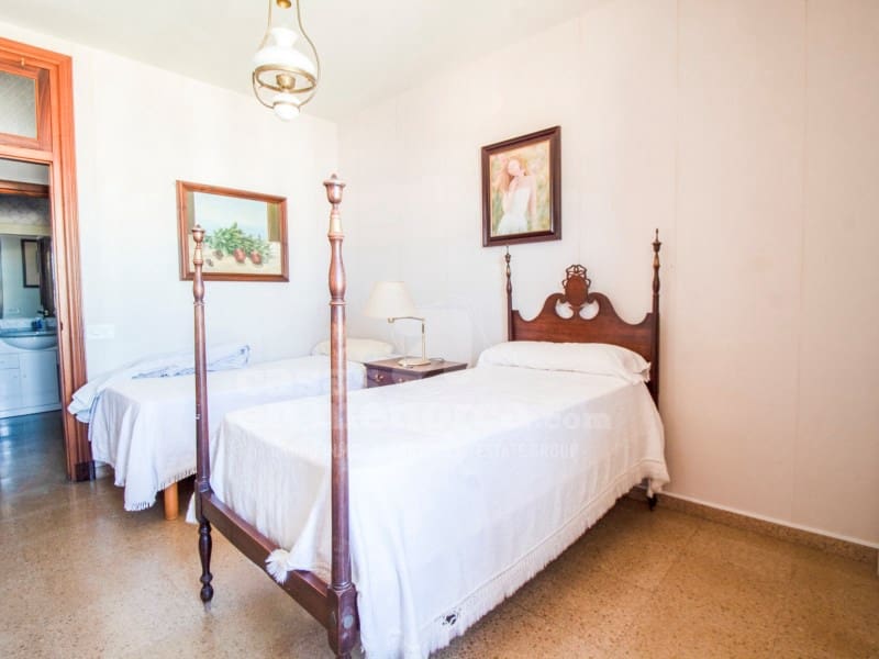 4 bedroom Flat for sale in Mahon / Mao - € 500,000 (Ref: 9385962)