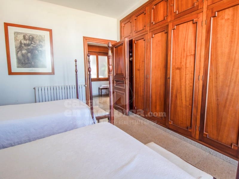 4 bedroom Flat for sale in Mahon / Mao - € 500,000 (Ref: 9385962)