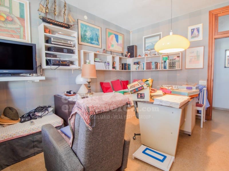 4 bedroom Flat for sale in Mahon / Mao - € 500,000 (Ref: 9385962)