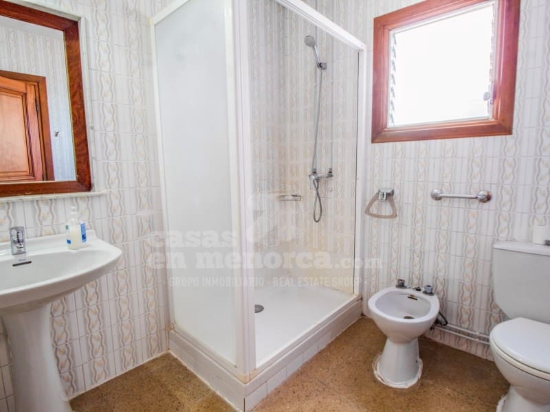 4 bedroom Flat for sale in Mahon / Mao - € 500,000 (Ref: 9385962)