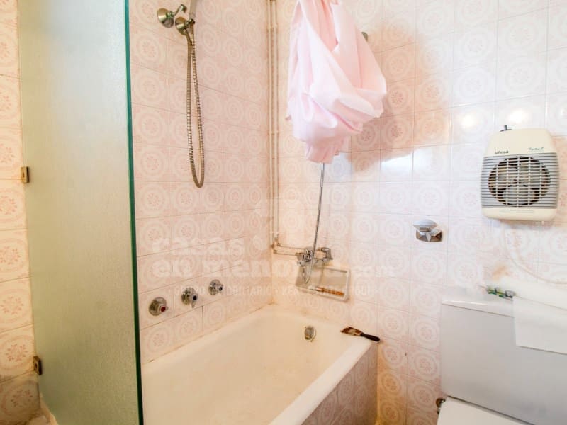 4 bedroom Flat for sale in Mahon / Mao - € 500,000 (Ref: 9385962)