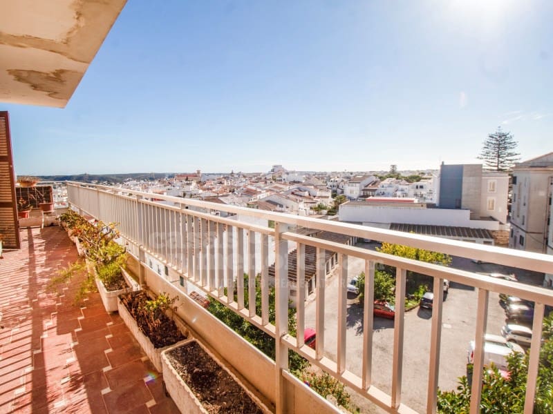 4 bedroom Flat for sale in Mahon / Mao - € 500,000 (Ref: 9385962)