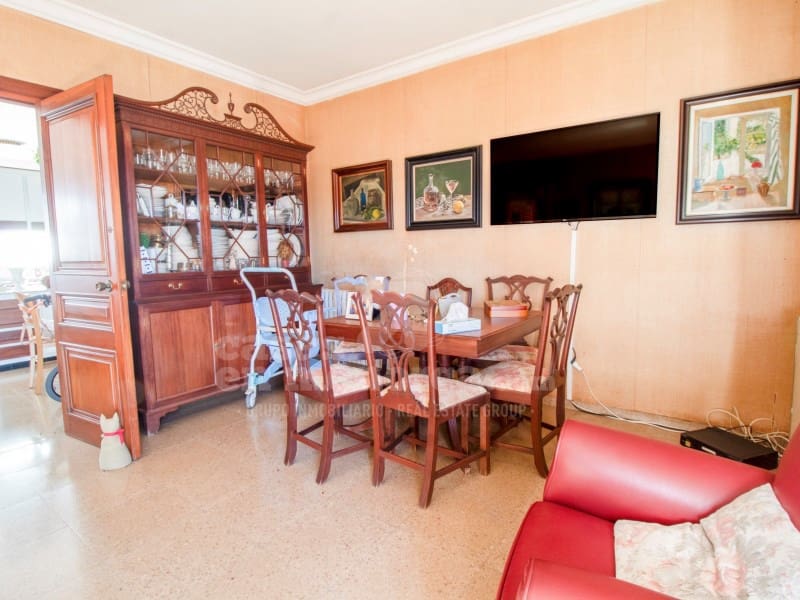 4 bedroom Flat for sale in Mahon / Mao - € 500,000 (Ref: 9385962)