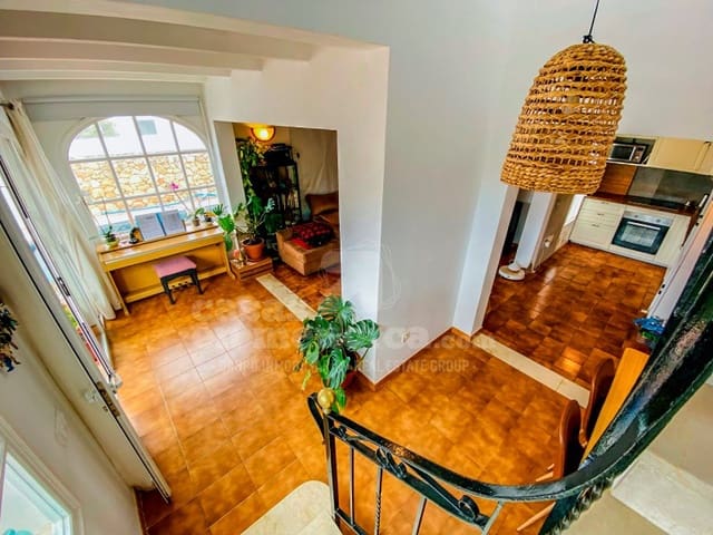 3 bedroom Villa for sale in Cala Blanca, Ciutadella de Menorca with pool - € 682,000 (Ref: 9388195)