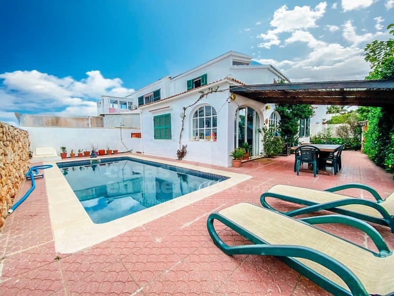 3 soverom Villa til salgs i Cala Blanca med svømmebasseng - € 682 000 (Ref: 9388195)