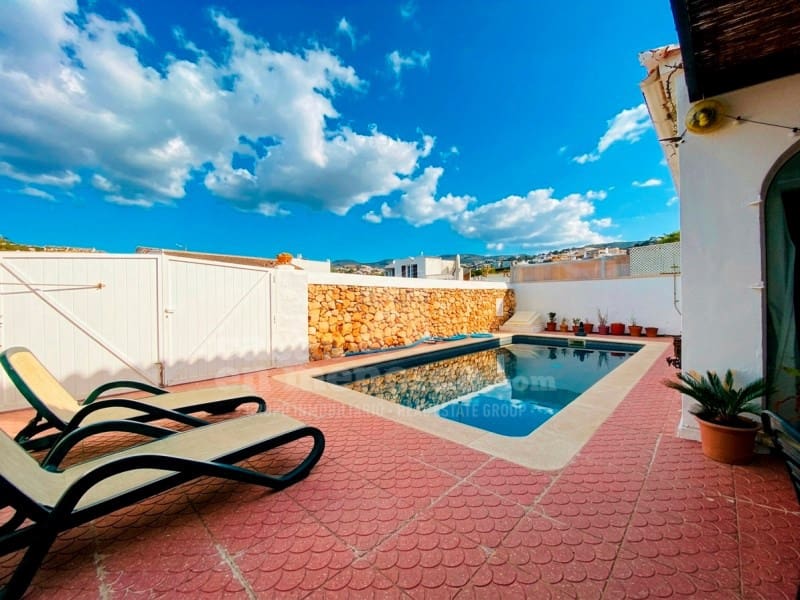 3 bedroom Villa for sale in Cala Blanca with pool - € 682,000 (Ref: 9388195)