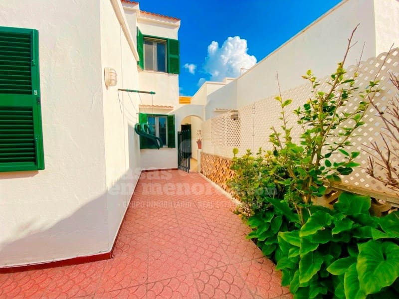 3 bedroom Villa for sale in Cala Blanca with pool - € 682,000 (Ref: 9388195)