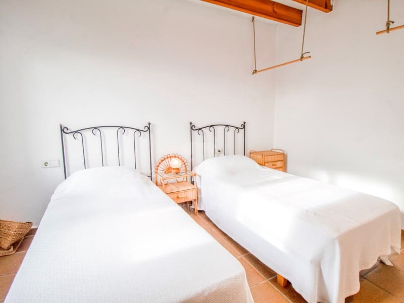 7 soveværelse Finca/Landehus til salg i Llucmacanes med swimmingpool garage - € 1.150.000 (Ref: 9414319)