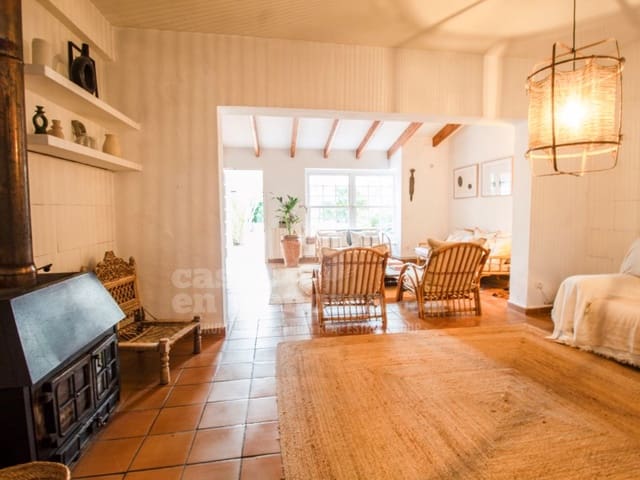 7 soveværelse Finca/Landehus til salg i Llucmaçanes, Mahón / Maó med swimmingpool garage - € 1.150.000 (Ref: 9414319)