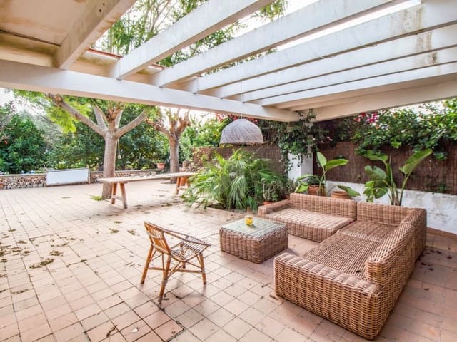 7 soveværelse Finca/Landehus til salg i Llucmaçanes, Mahón / Maó med swimmingpool garage - € 1.150.000 (Ref: 9414319)