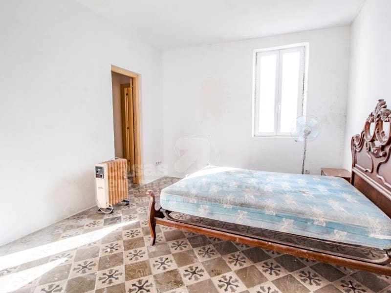 6 soveværelse Byhus til salg i Es Castell - € 550.000 (Ref: 9430953)