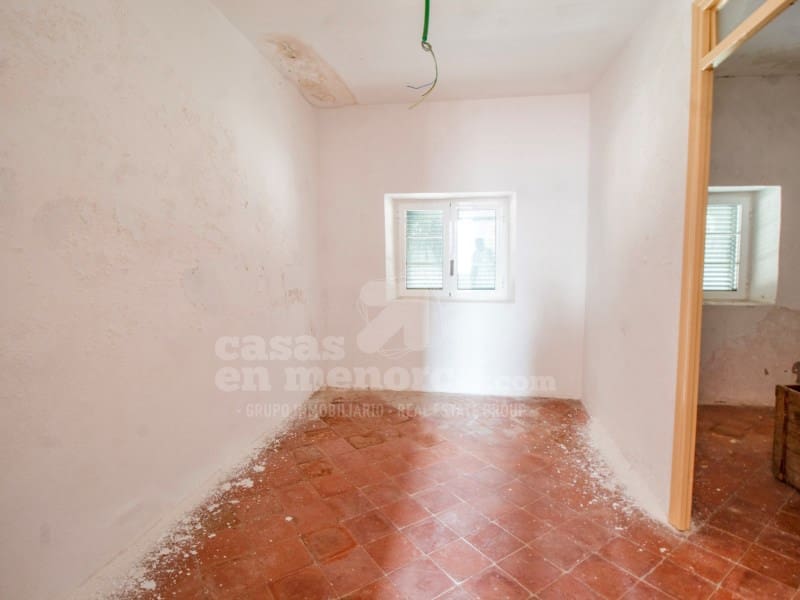 6 soveværelse Byhus til salg i Es Castell - € 550.000 (Ref: 9430953)