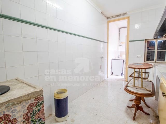 6 soveværelse Byhus til salg i Es Castell - € 550.000 (Ref: 9430953)