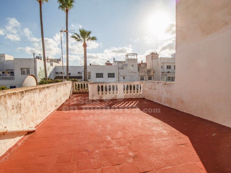 6 soveværelse Byhus til salg i Es Castell - € 550.000 (Ref: 9430953)