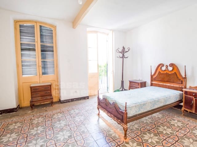 6 soveværelse Byhus til salg i Es Castell - € 550.000 (Ref: 9430953)