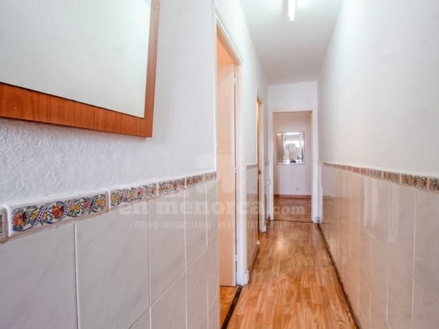 2 slaapkamer Flat te koop in Es Castell - € 190.000 (Ref: 9452097)