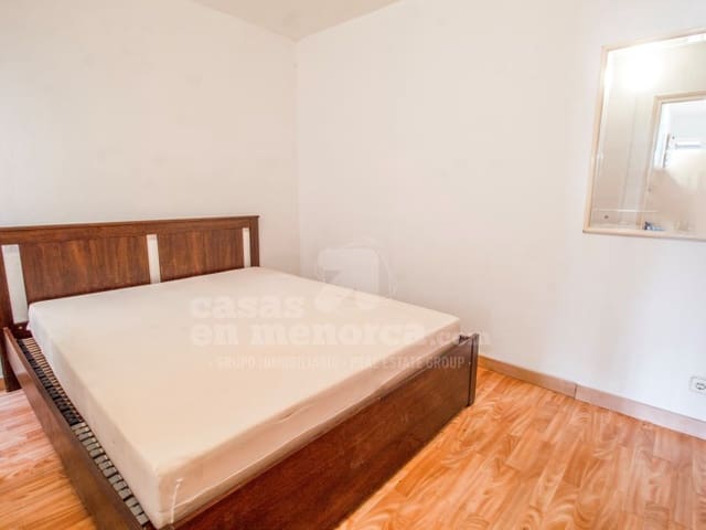 2 slaapkamer Flat te koop in Es Castell - € 190.000 (Ref: 9452097)