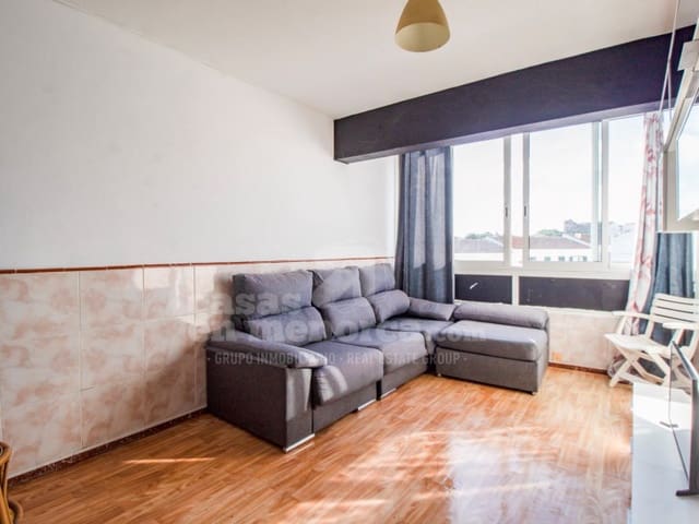 2 slaapkamer Flat te koop in Es Castell - € 190.000 (Ref: 9452097)